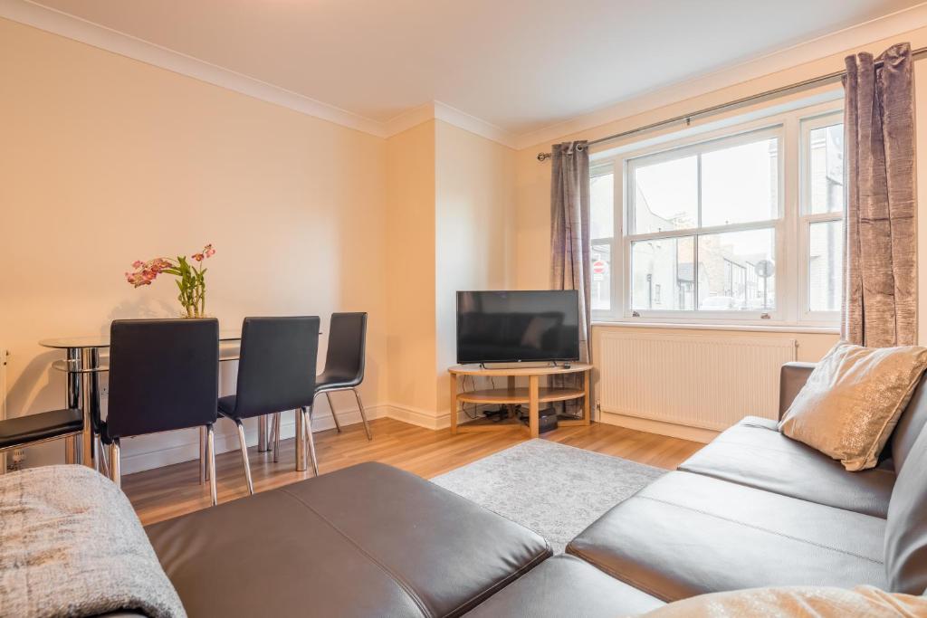 Koala & Tree - Bridge view 1 Bed apartment - Short Lets & Serviced Accommodation Cambridge photo