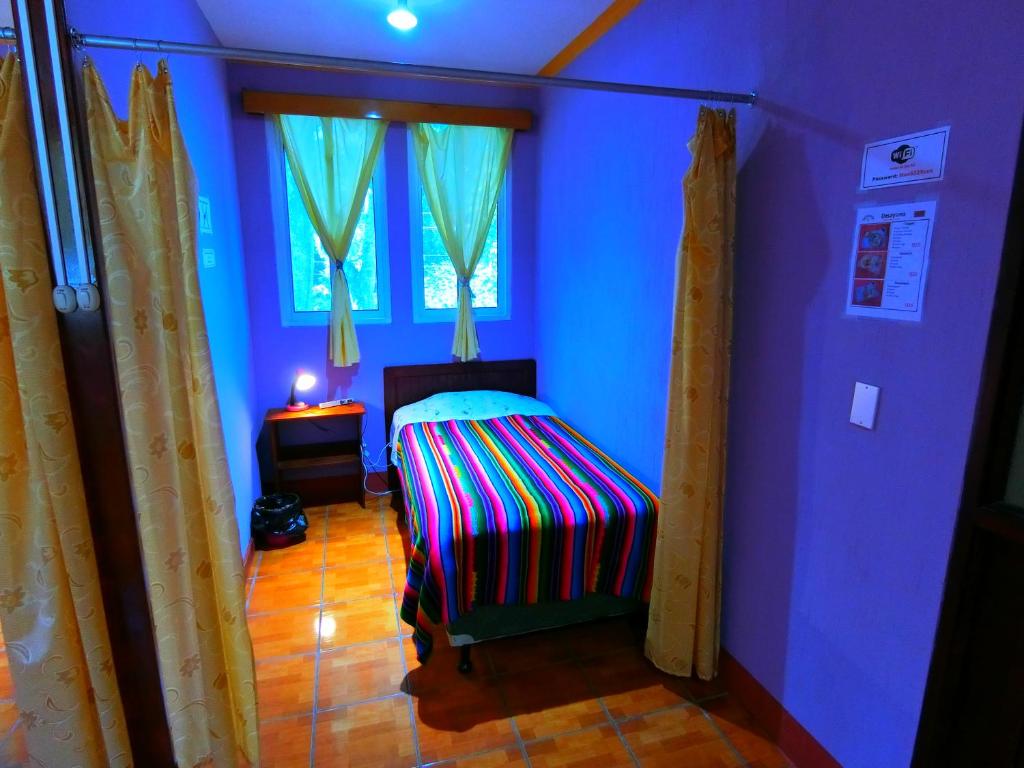 Single Bed in Mixed Dormitory Room