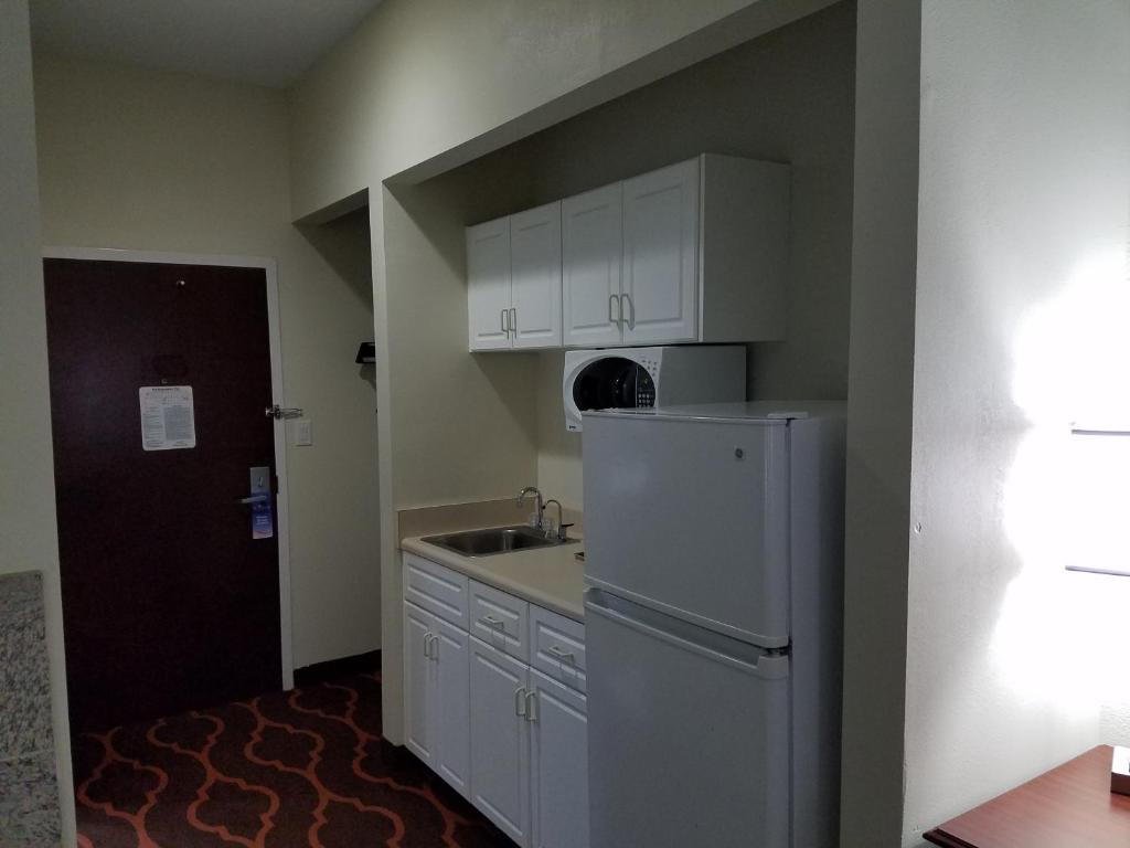 Baymont By Wyndham Grovetown Augusta Photo 46
