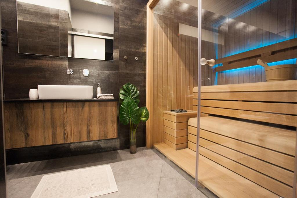 Ironisch bal poort Stylish loft met finnish SAUNA, Appartement Budapest