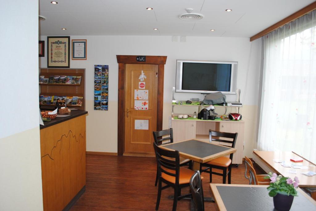 Hotel Des Alpes photo