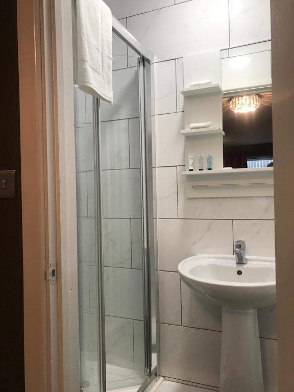 Bede Apartments photo