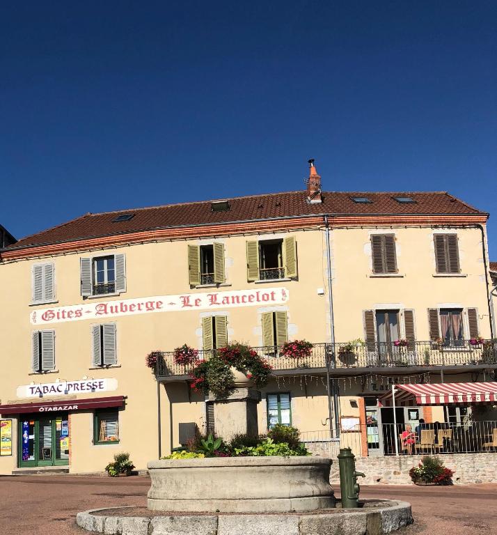 Gites Le Lancelot — Hotel in Saint-Haon-le-Chatel