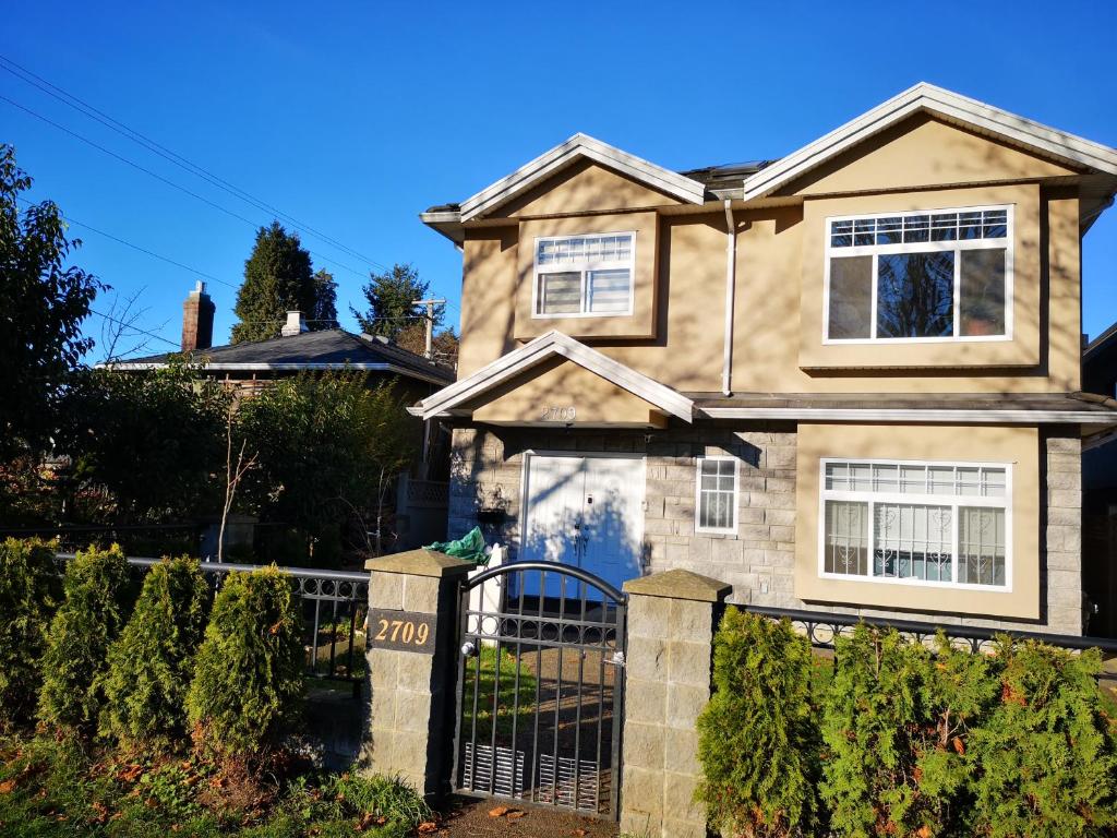 Lisa’s lovely little house photo
