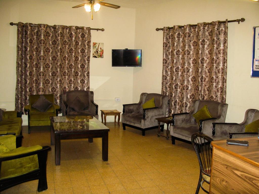 Cliff Hostel photo