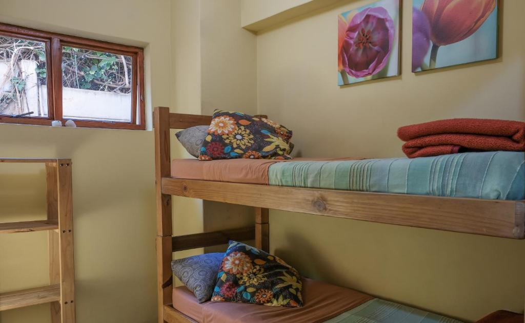 Standard Twin Room with Shared Bathroom