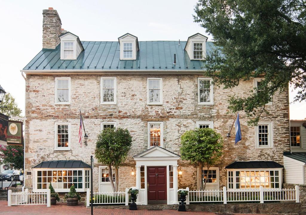 The Red Fox Inn &amp; Tavern — Hotel in Middleburg (VA)