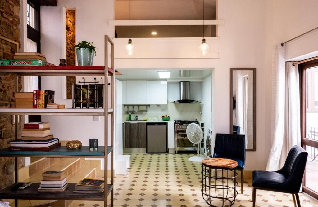 Small loft at Casa Neuman, Casco Antiguo — Hotel in Panama City