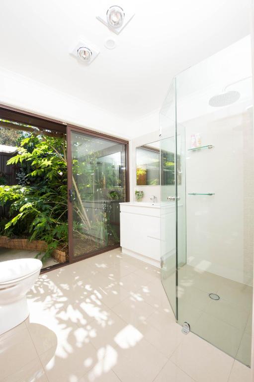 A Suite Spot in the Hills photo