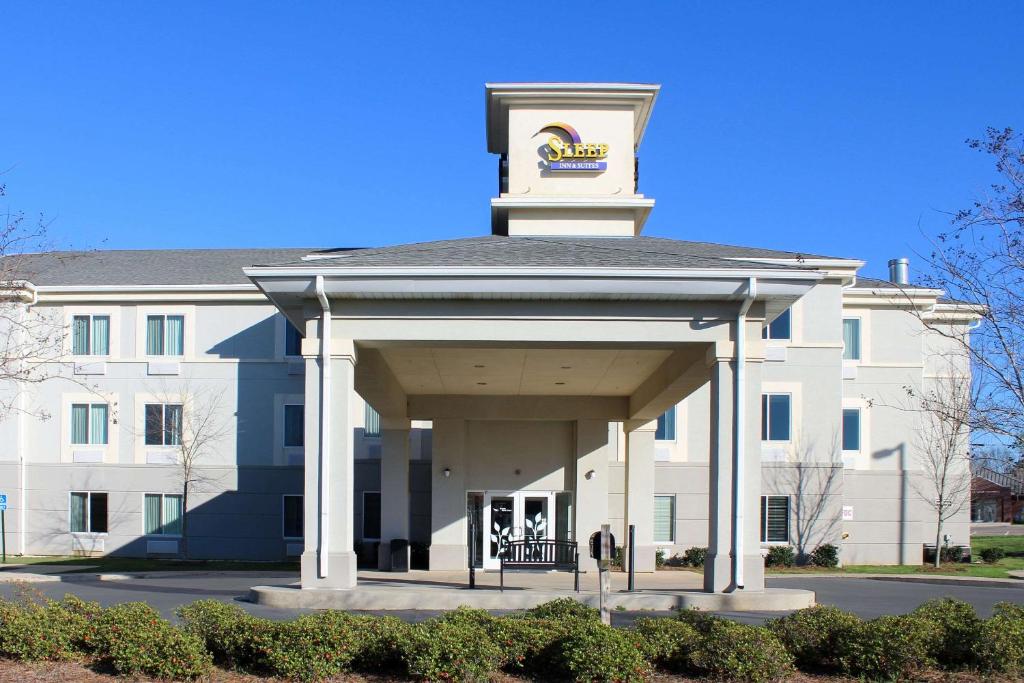 Sleep Inn & Suites near Liberty Place I-65, Evergreen