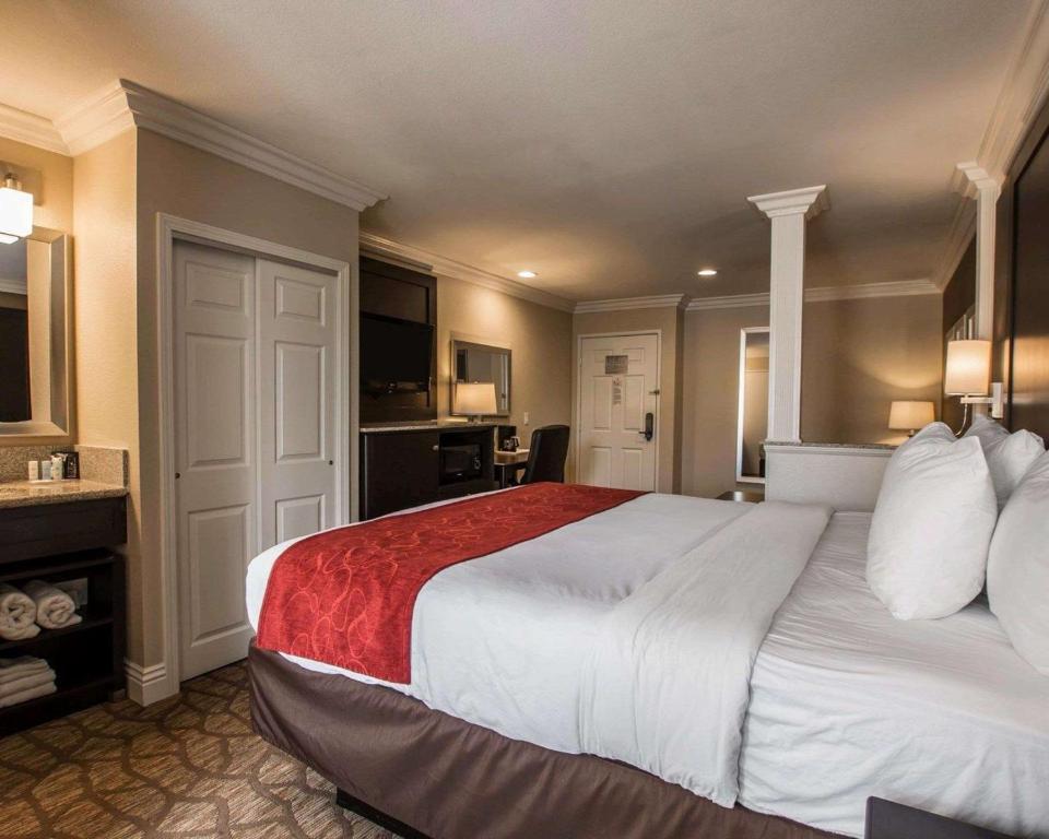 san clemente comfort suites