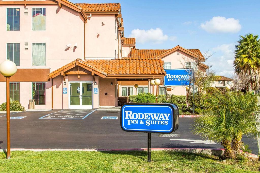 Rodeway Inn® Hotels Near Me