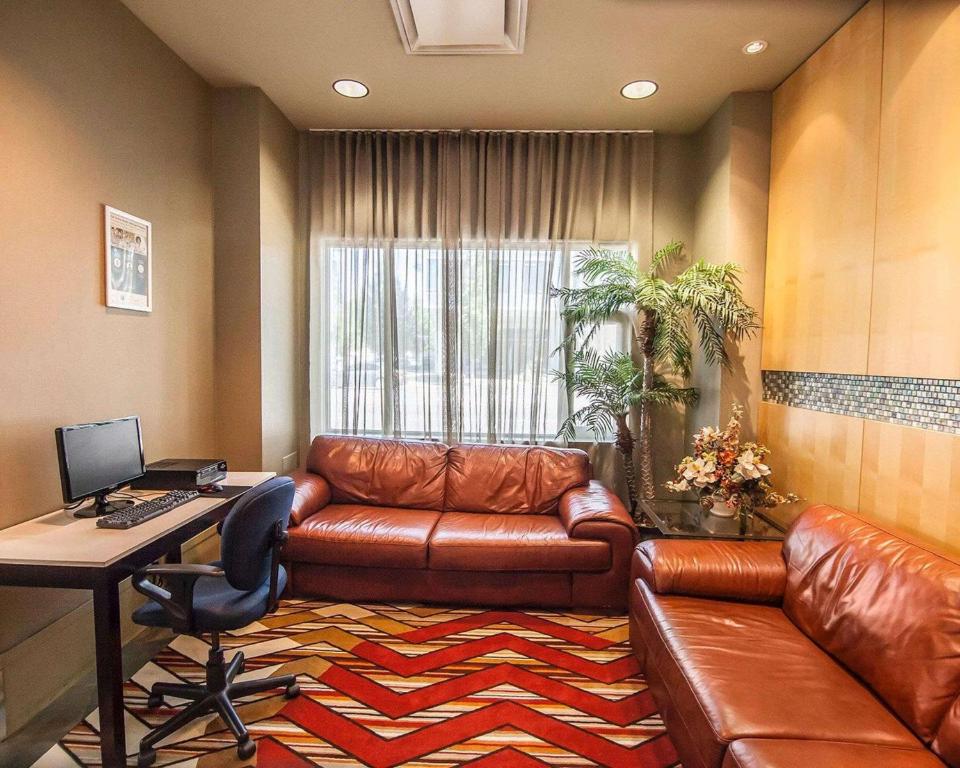 Quality Hotel Airport - South Photo 1