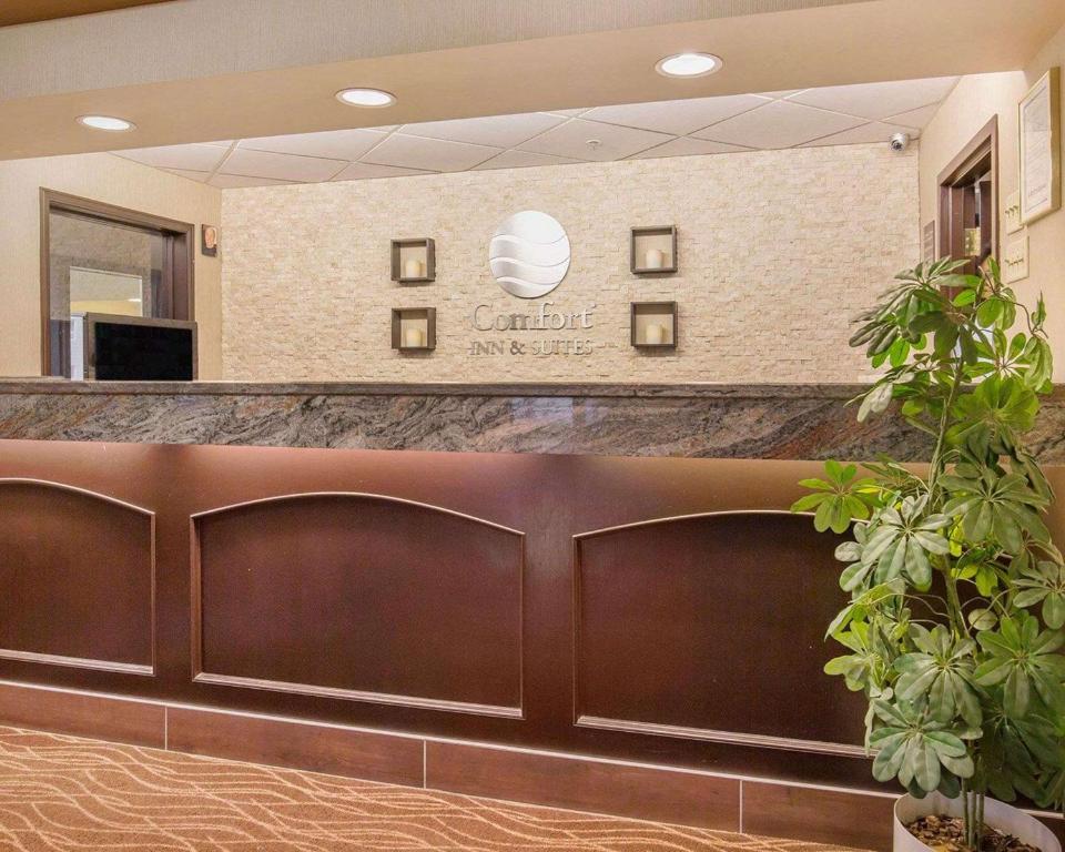 コンフォート イン & スイーツ ユニバーシティ (Comfort Inn & Suites University) フロント・ロビー