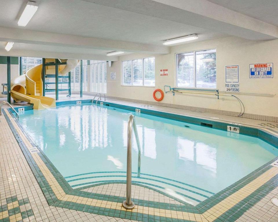 コンフォート イン & スイーツ ユニバーシティ (Comfort Inn & Suites University) 館内設備