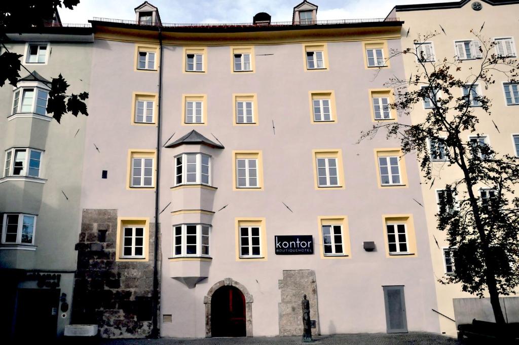 Hotel kontor photo