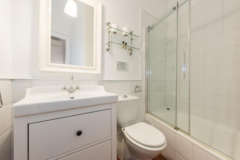 Apartamentos Madrid Centro W photo