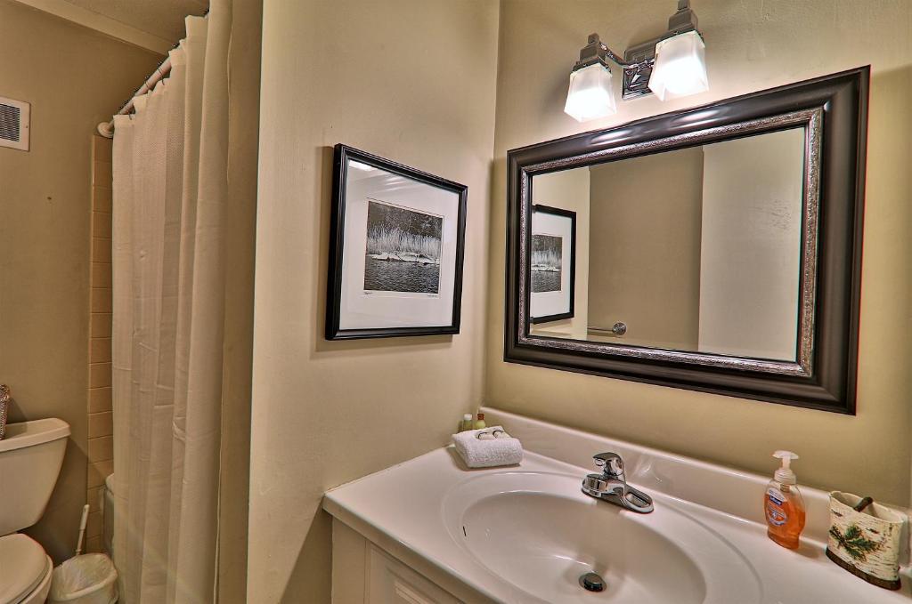 Whiffletree Condo Unit I6 photo