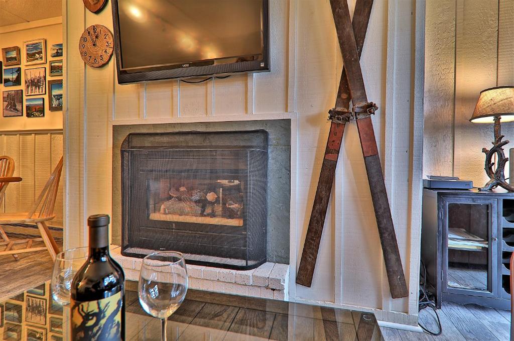 Whiffletree Condo Unit I6 photo