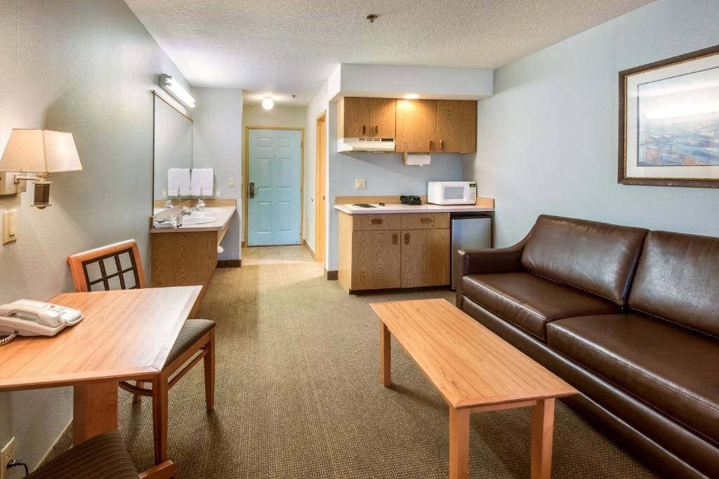 Red Lion Inn and Suites Seaside photo