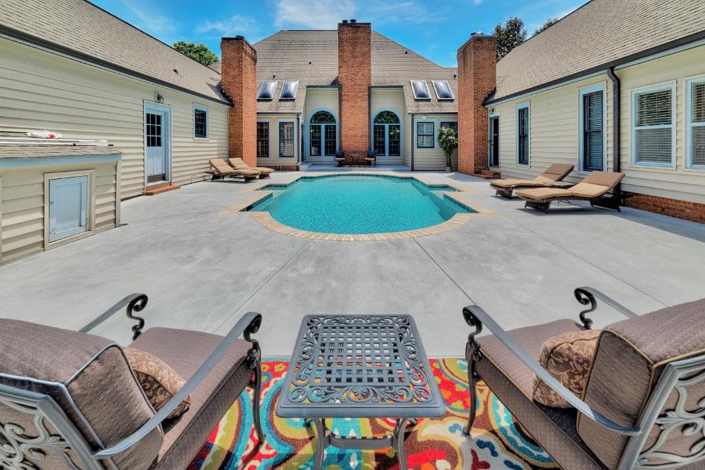 Pleasanton Courtyard Bed and Breakfast photo