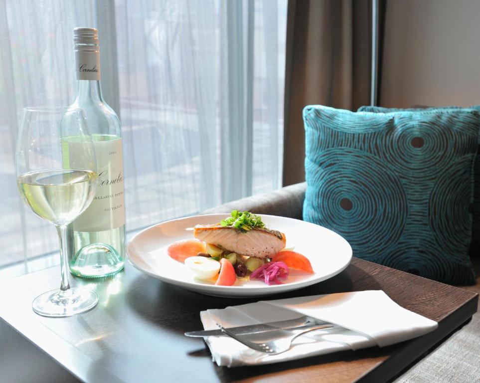 อาหารและเครื่องดื่ม