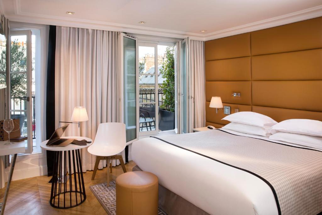 Hotel Room 4