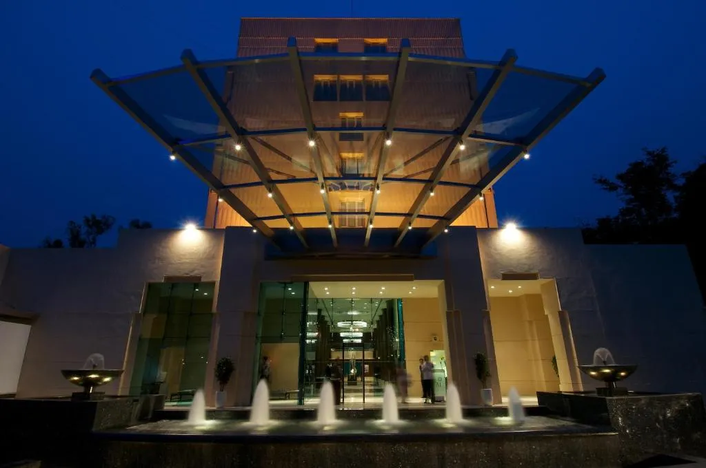 Blue Diamond Pune IHCL SeleQtions, hotel in Pune
