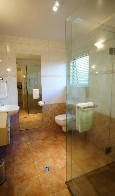 Cornwall Park Motor Inn photo