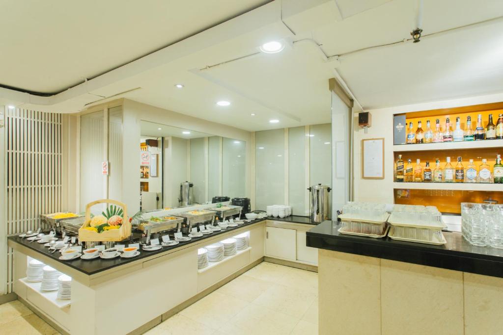 Restaurant, Seasons Siam Hotel in Bangkok