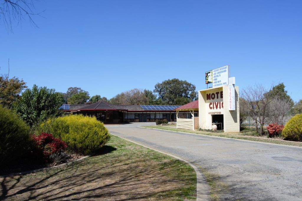 Civic Motor Inn photo