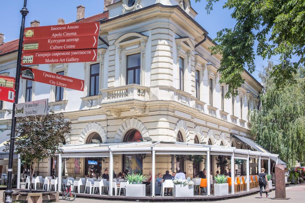 Hotel Grand Hedonist — Hotel in Pancevo