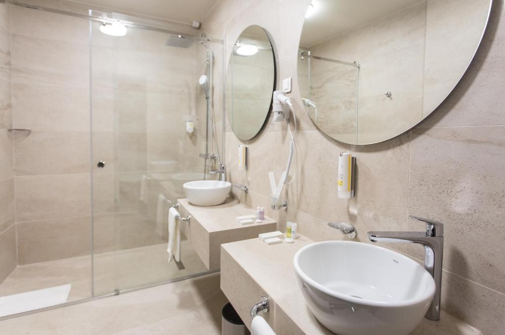 Hotel Grand Hedonist photo