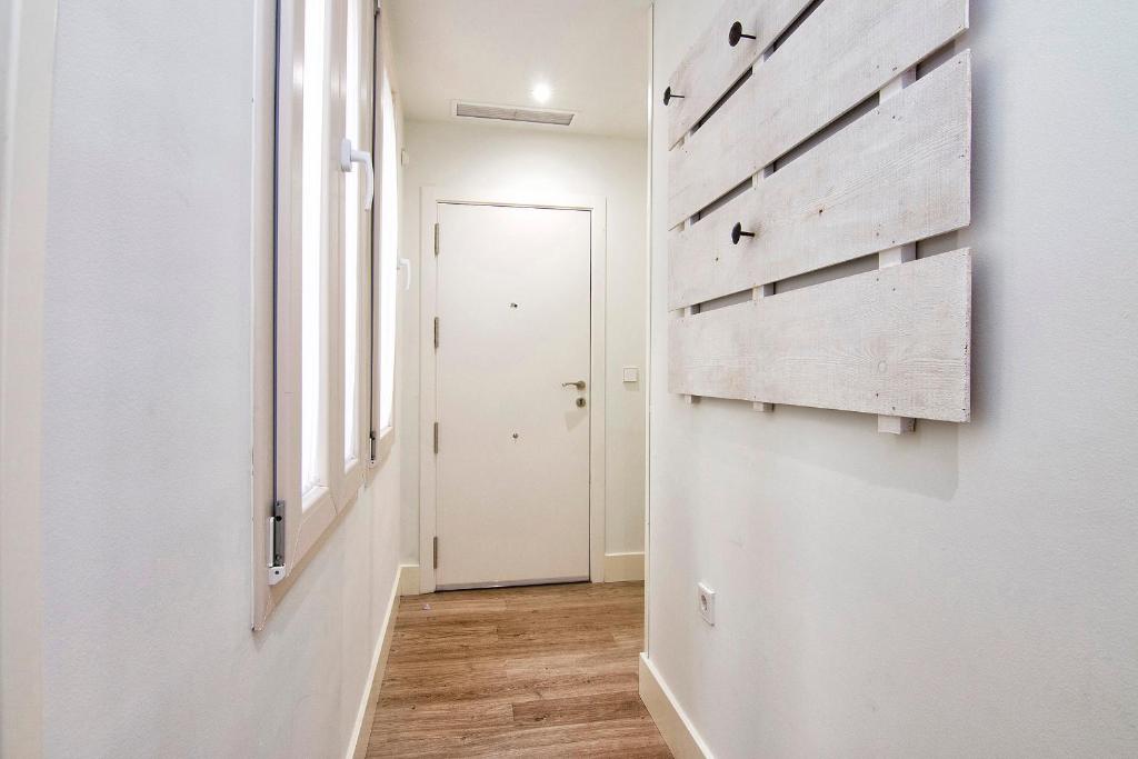 Central Deluxe Apartments by Apolo Homes photo