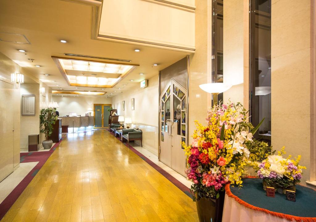 Lobby, Hotel Claiton Esaka in Suita