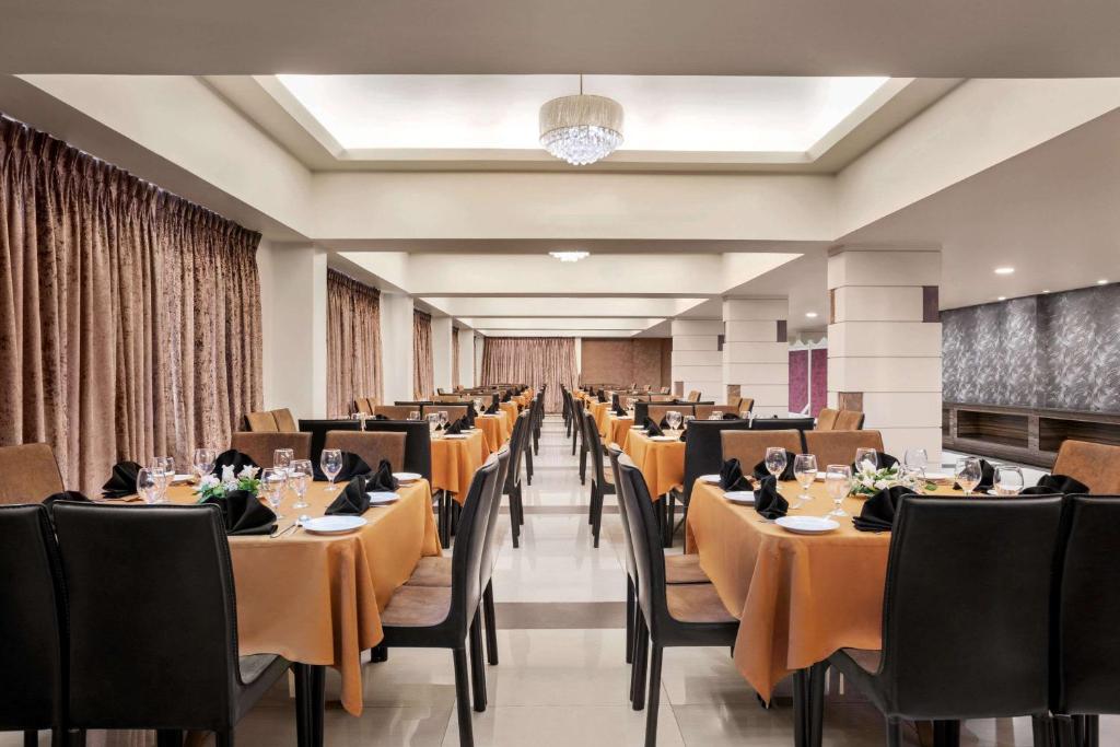 Banquet hall