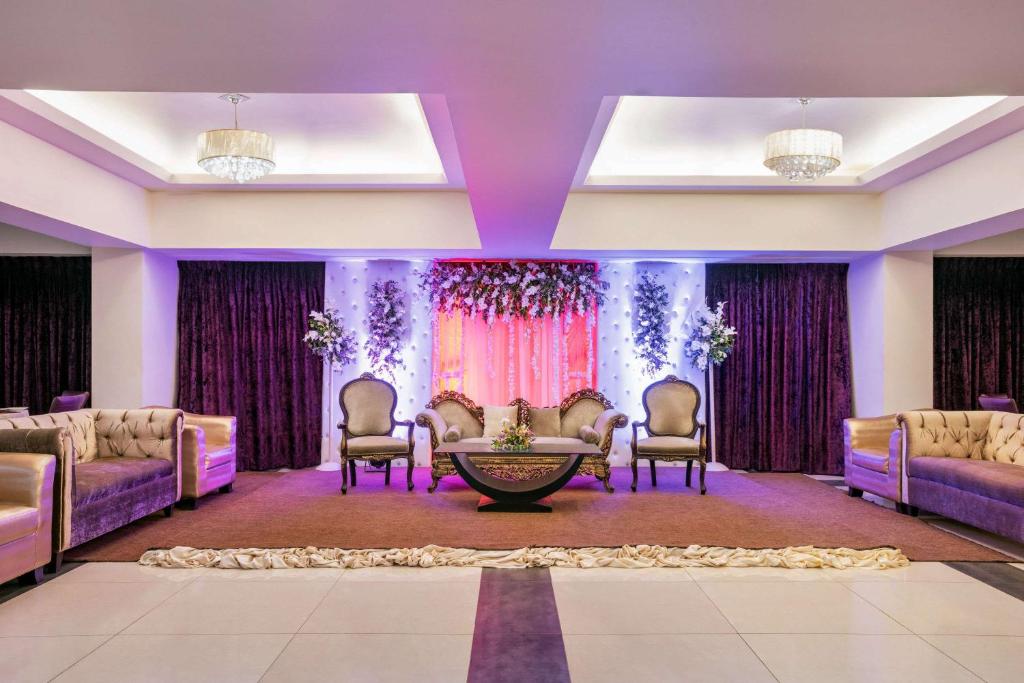 Banquet hall