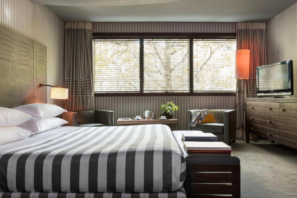Hotel Square - 4