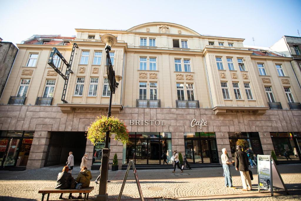 Bristol Economy — Hotel in Bytom