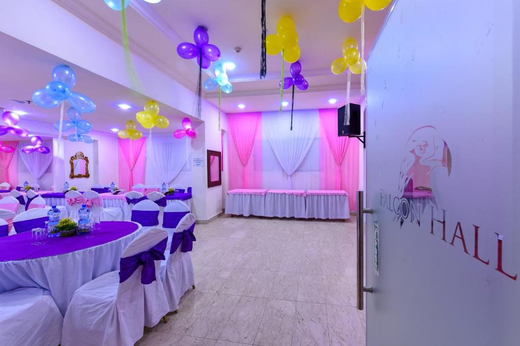 Banquet hall