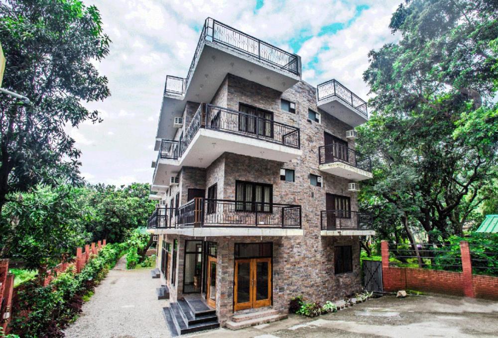 Hotel Holiday Highlights — Hotel in Corbett