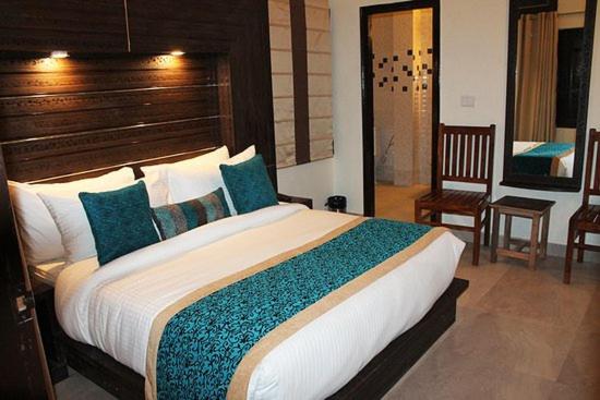 Hotel Holiday Highlights photo