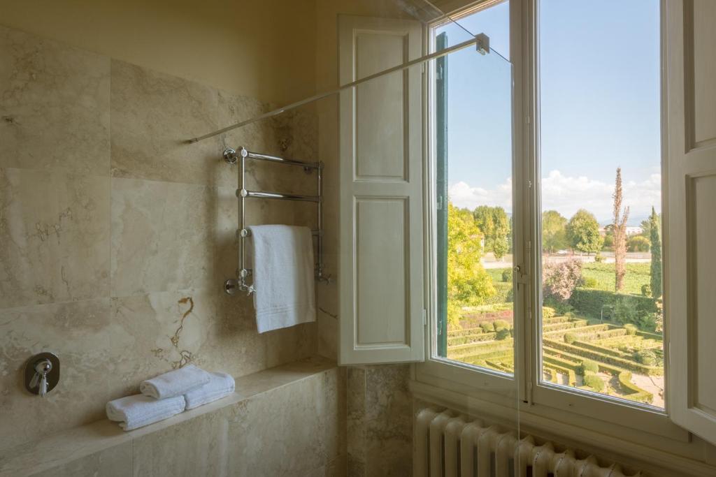 3bdrm luxury Apartment in Tuscan Villa,Private Estate, shared Swimmingpool - 3