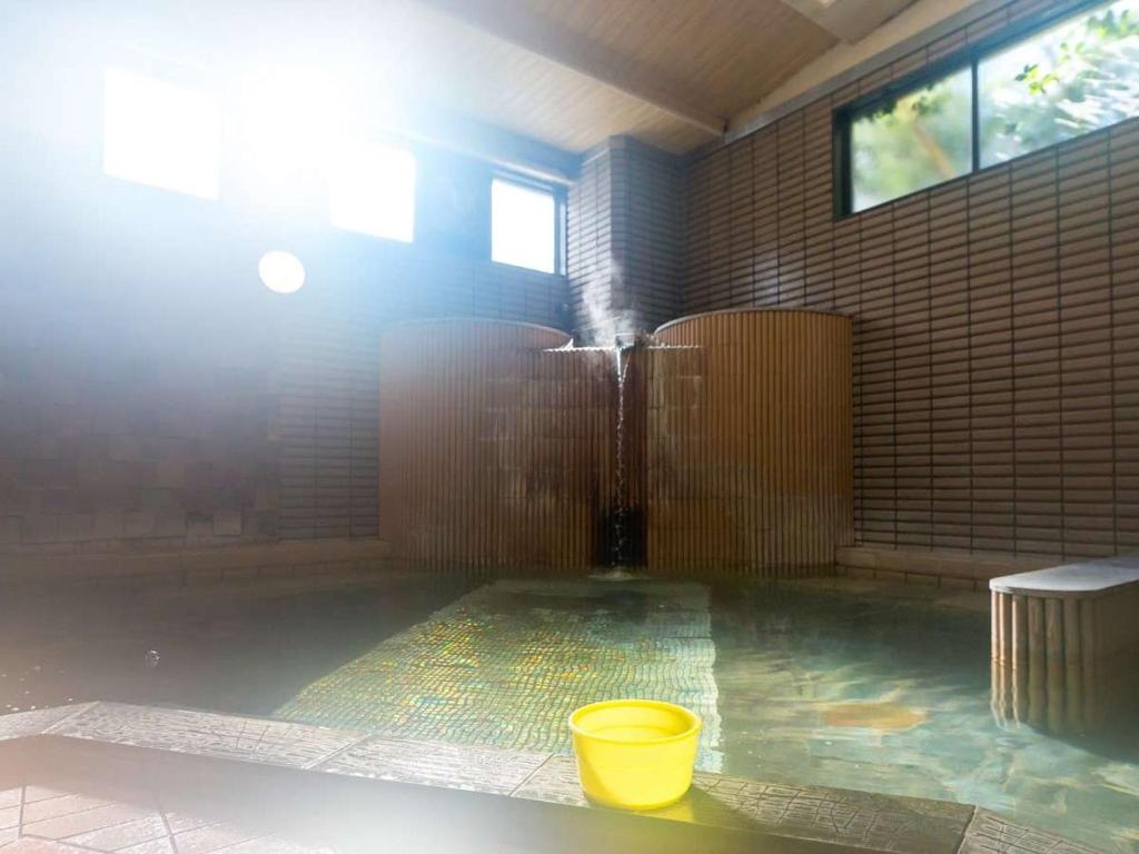 Hot spring bath