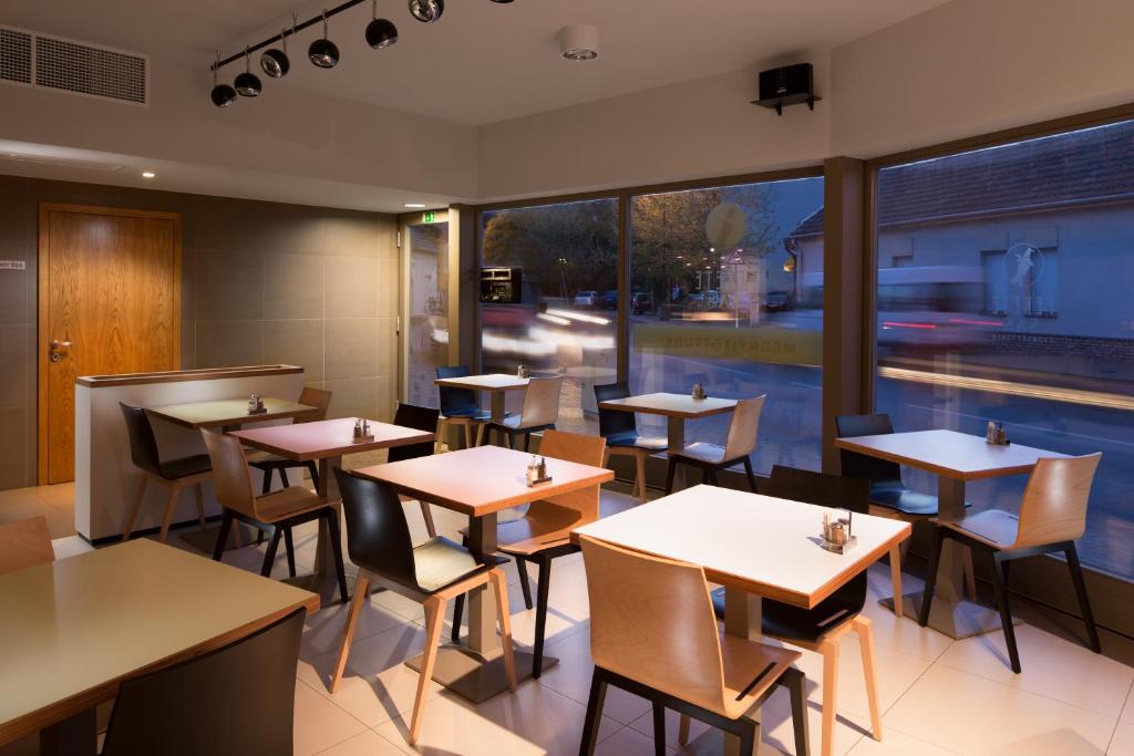 Fekete Sas Motel 전경
