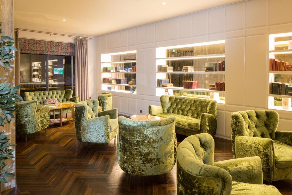 Menlo Park Hotel photo
