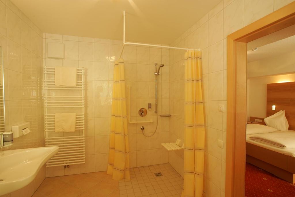 Hotel-Restaurant Lampenhausl photo
