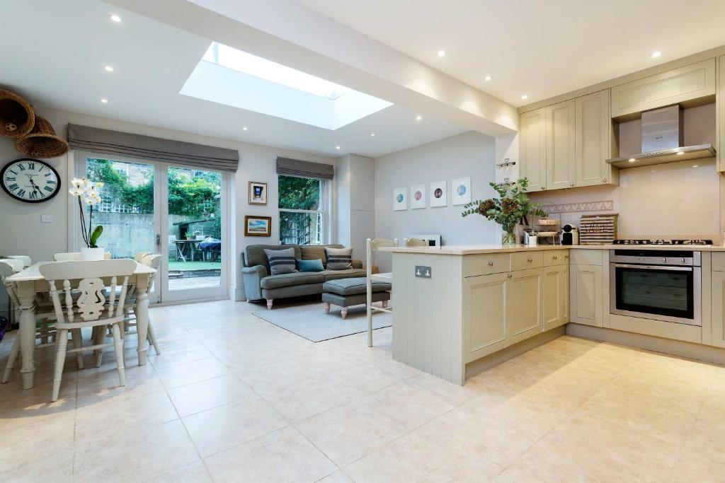 Veeve Classic On Calbourne In Wimbledon United Kingdom - 