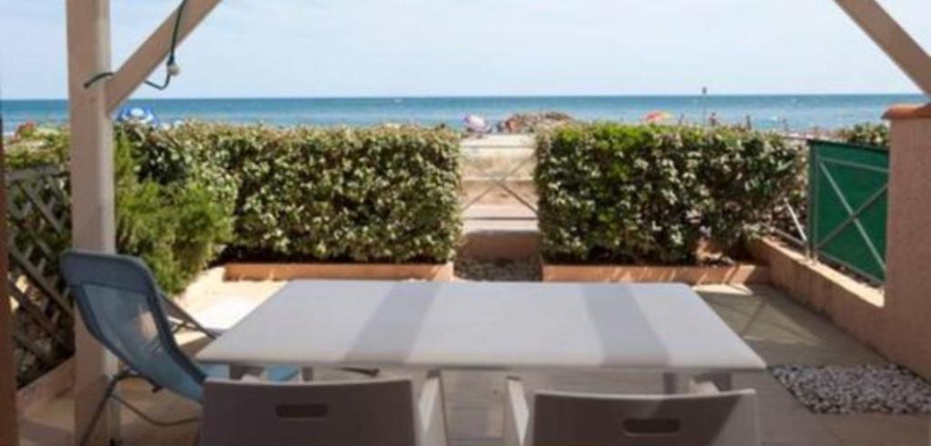 Appartement T3 refait à neuf face à la mer - 1