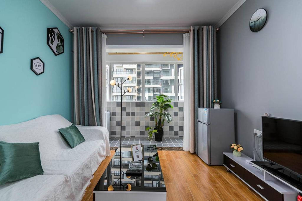LuoYang LuoLong·DaZhaoGuoJi Square· Locals Apartment 00176120